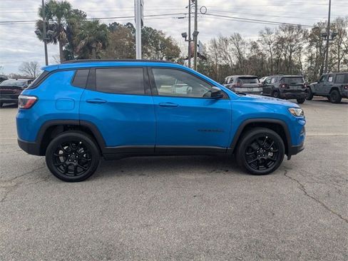 New 2026 Jeep Compass Latitude image 10