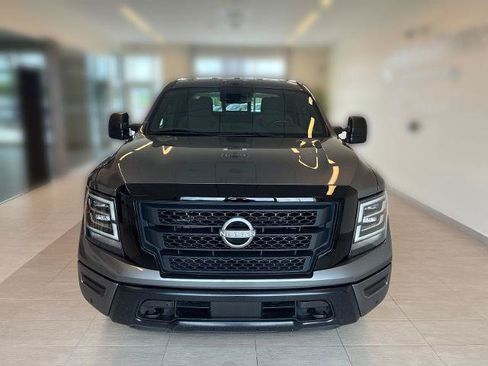 Used 2024 Nissan Titan SV w/ SV Convenience Package AWD/4WD image 5