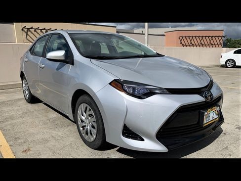 Used 2017 Toyota Corolla LE FWD image 3