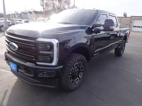 Used 2025 Ford F350 Platinum w/ FX4 Off-Road Package image 3