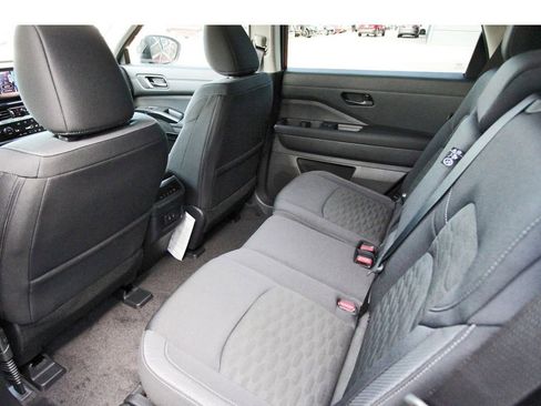 New 2026 Nissan Pathfinder SV w/ SV Premium Package FWD image 11