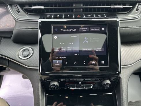 Used 2023 Jeep Grand Cherokee L Laredo image 15