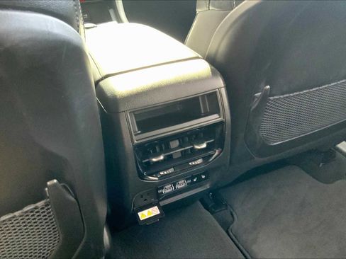 Used 2024 Jeep Grand Cherokee Limited image 35