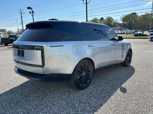 Used 2025 Land Rover Range Rover Long Wheelbase SE image 7