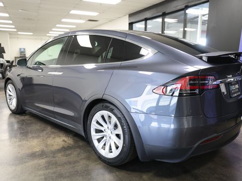 Used 2020 Tesla Model X Long Range AWD/4WD image 10