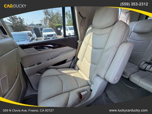 Used 2015 Cadillac Escalade Luxury image 22