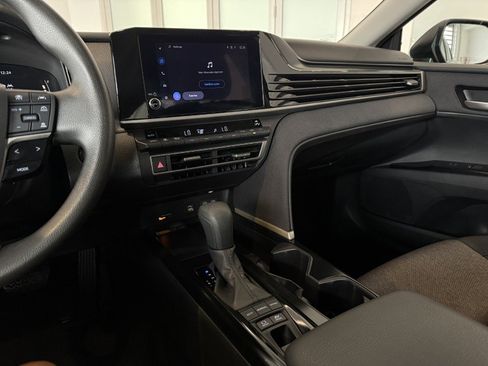 Used 2025 Toyota Camry LE FWD image 33