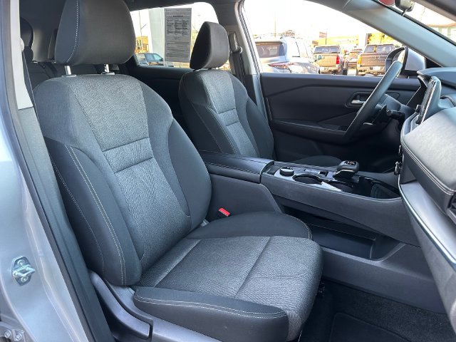 Used 2024 Nissan Rogue SV AWD/4WD image 10