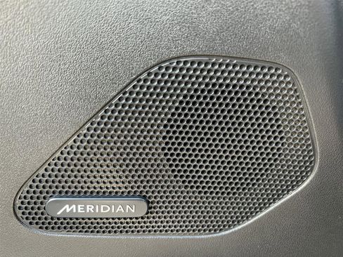 Used 2020 Jaguar F-PACE Prestige image 18