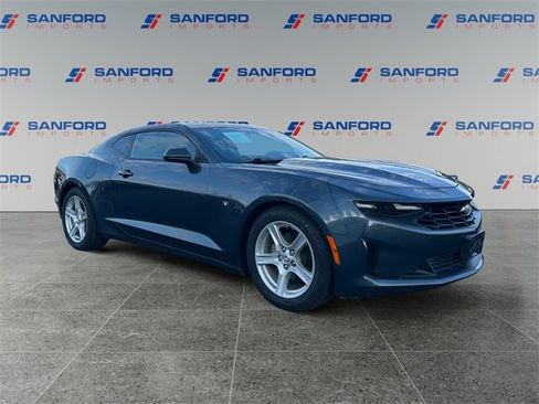 Used 2021 Chevrolet Camaro LT w/ Technology Package image 7