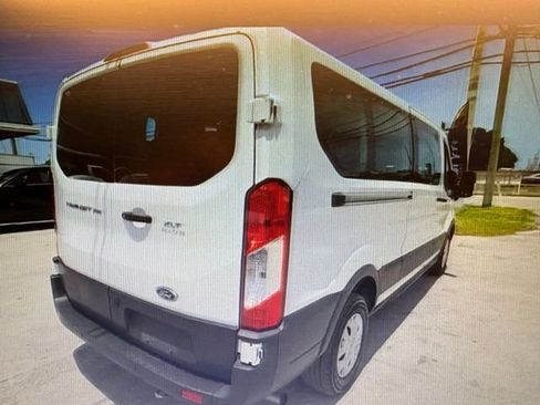 Used 2023 Ford Transit 350 XLT RWD image 9