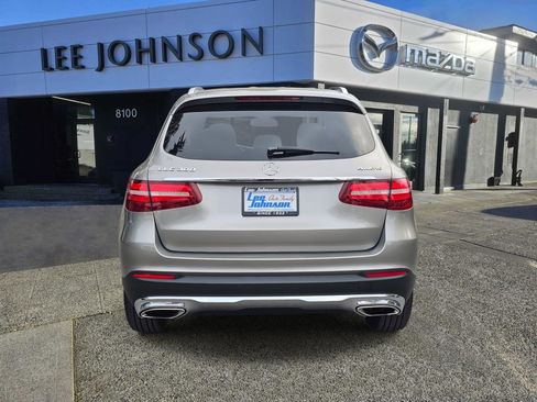 Used 2019 Mercedes-Benz GLC 300 4MATIC image 4