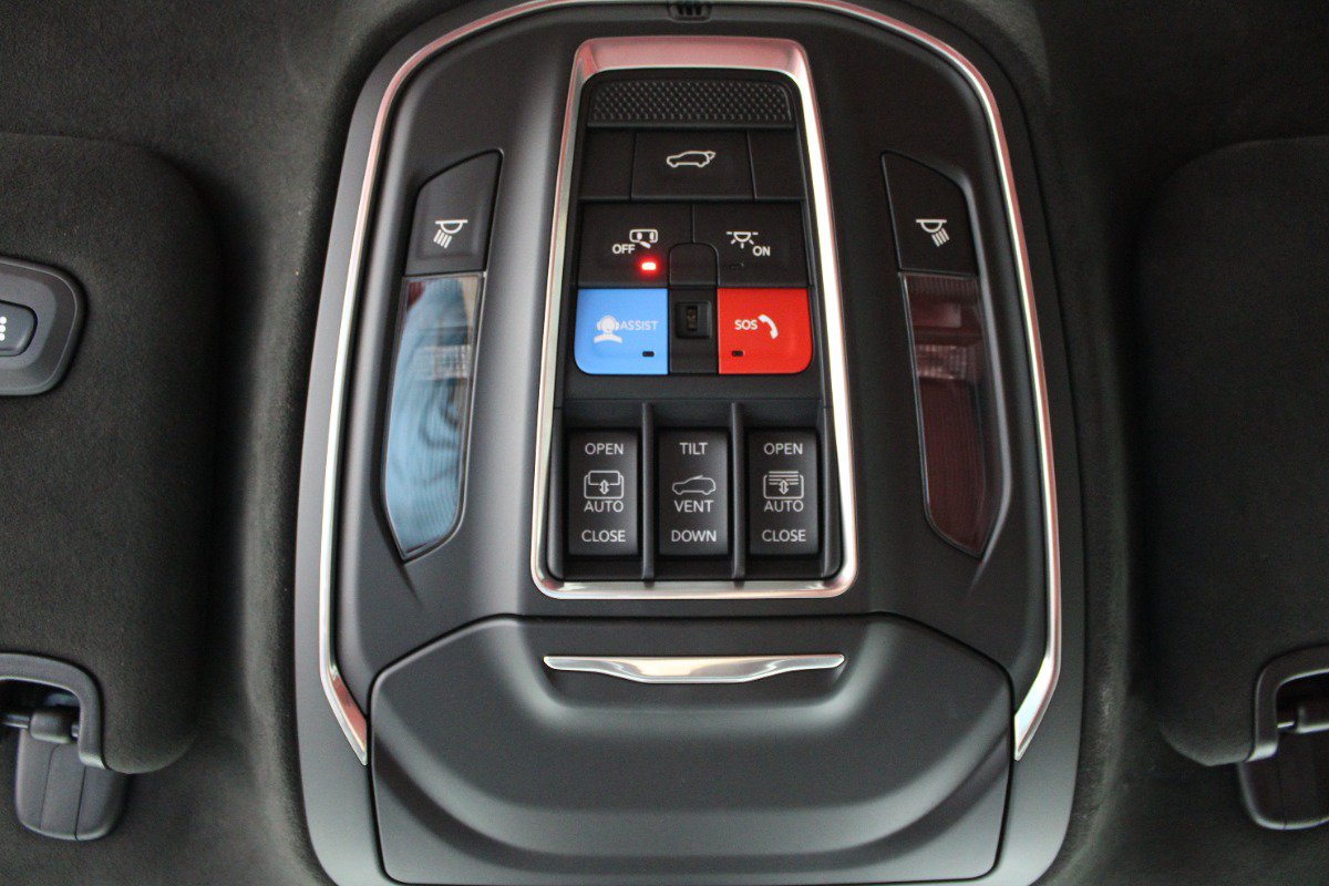 Used 2024 Jeep Wagoneer Launch Edition AWD/4WD image 12