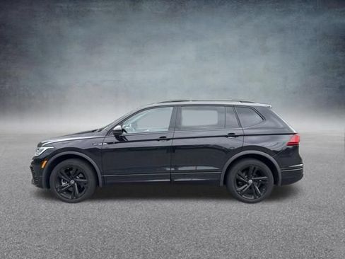 Used 2023 Volkswagen Tiguan SE R-Line AWD/4WD image 2