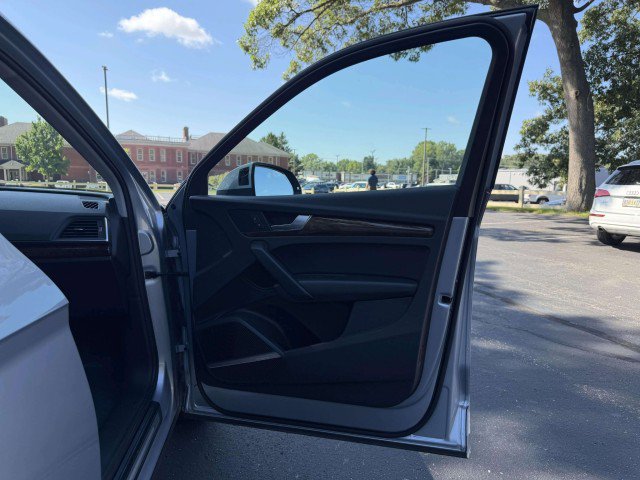Used 2018 Audi Q5 2.0T Premium Plus w/ Premium Plus Package AWD/4WD image 28
