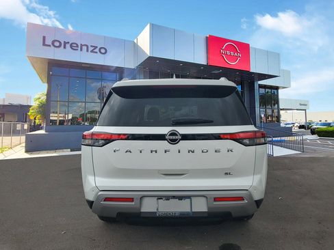 New 2025 Nissan Pathfinder SL image 5