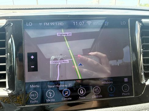 Used 2018 Chrysler Pacifica Limited FWD image 27