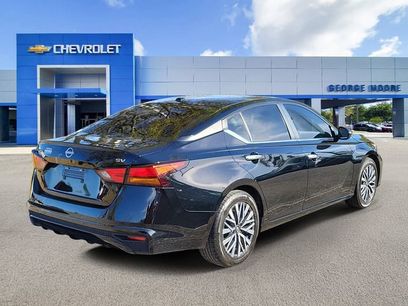 Used 2024 Nissan Altima 2.5 SV