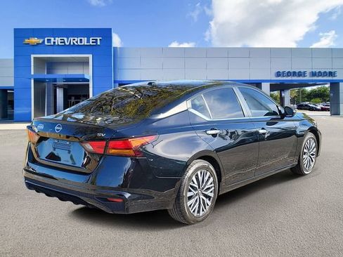 Used 2024 Nissan Altima 2.5 SV image 4