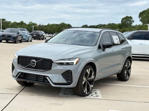 New 2026 Volvo XC60 T8 Ultra w/ Protection Package Premier AWD/4WD image 3