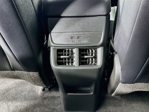 Used 2025 Chevrolet Equinox LT w/ Convenience Package II AWD/4WD image 28