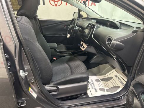 Used 2018 Toyota Prius Prime Plus image 13