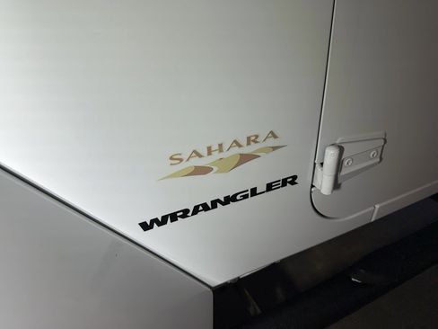 Used 2015 Jeep Wrangler Sahara w/ Connectivity Group image 88