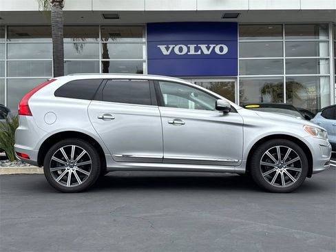 Used 2016 Volvo XC60 T5 Premier w/ Proximity Package image 6