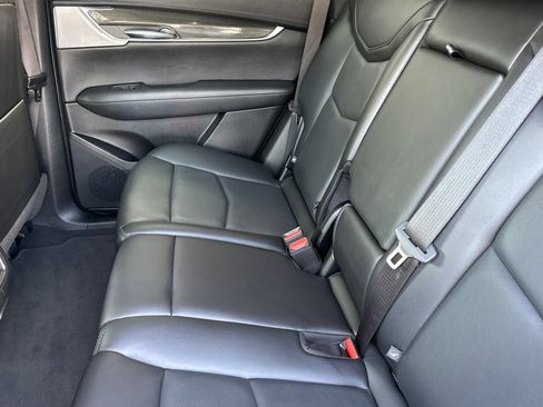 Used 2022 Cadillac XT5 Sportv w/ LPO, ONYX Package AWD/4WD image 11