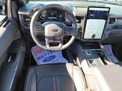 Used 2024 Ford Expedition Limited image 7