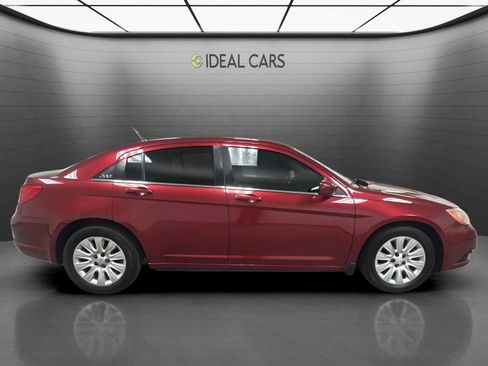 Used 2011 Chrysler 200 LX FWD image 4