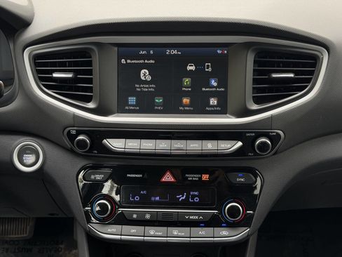 Used 2019 Hyundai Ioniq Plug-In Hybrid FWD image 29