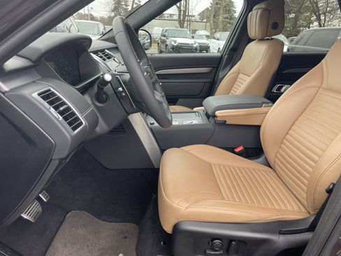 Certified 2024 Land Rover Discovery Dynamic SE image 14