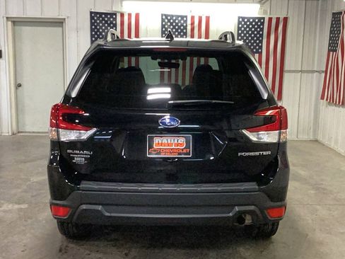 Used 2021 Subaru Forester Premium image 4