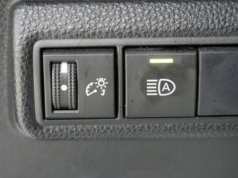 Used 2021 Toyota Corolla LE image 14