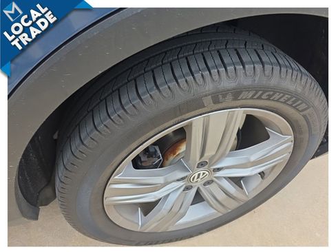 Used 2018 Volkswagen Tiguan SEL Premium FWD image 9