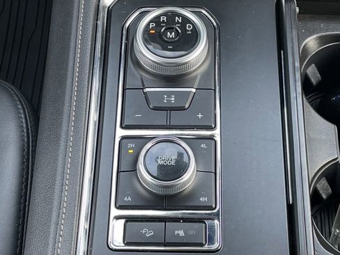 Used 2022 Ford Expedition XLT image 25