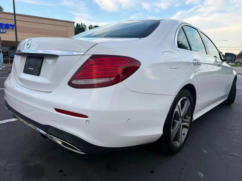 Used 2017 Mercedes-Benz E 300 image 4
