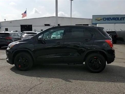 Certified 2022 Chevrolet Trax LS w/ Tint and Cruise Package image 6