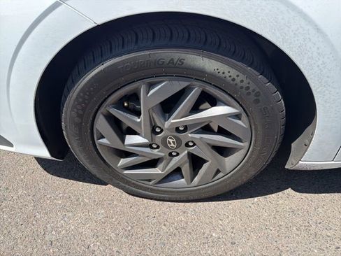 Used 2024 Hyundai Elantra SEL image 5