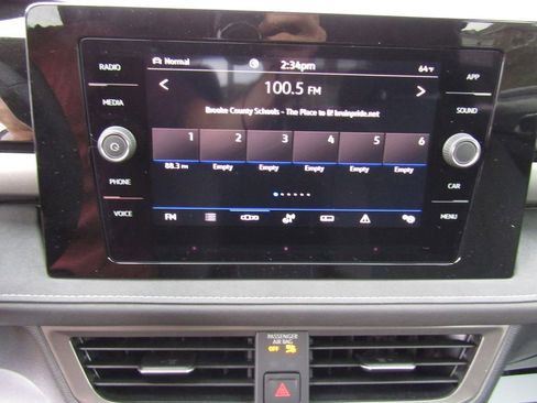 New 2026 Volkswagen Taos SE AWD/4WD image 13
