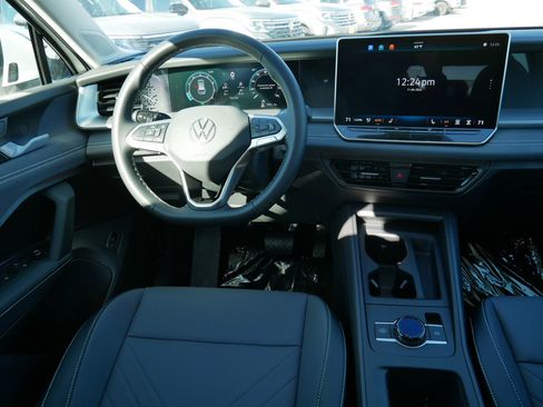 New 2026 Volkswagen Tiguan SE image 7