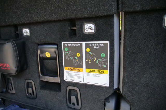 Used 2024 Toyota Sienna XLE w/ XLE Plus Package FWD image 41