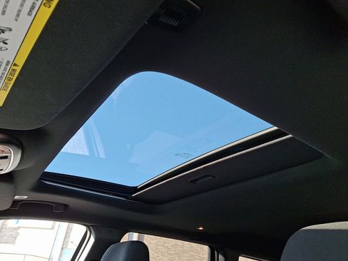 Used 2019 Jeep Grand Cherokee Laredo image 15