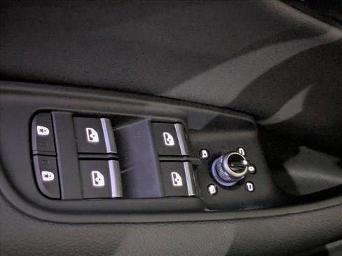 Certified 2025 Audi Q7 Premium w/ Convenience Package image 17