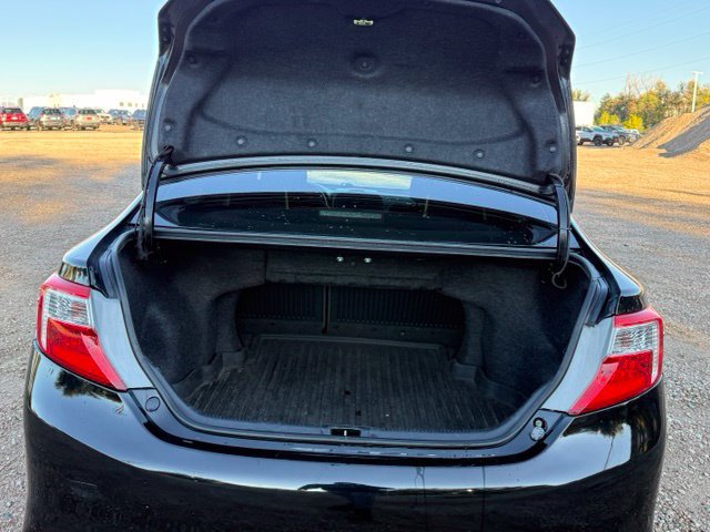 Used 2014 Toyota Camry SE FWD image 15