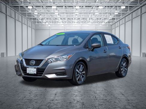 Used 2021 Nissan Versa SV FWD image 9