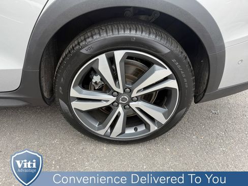 Used 2025 Volvo V60 B5 Cross Country Plus AWD/4WD image 13