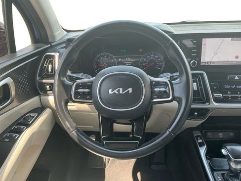 Used 2022 Kia Sorento S w/ Panoramic Sunroof Package FWD image 18