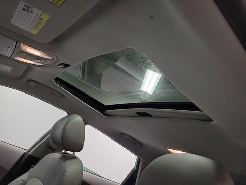 Used 2019 Kia Niro EX FWD image 15